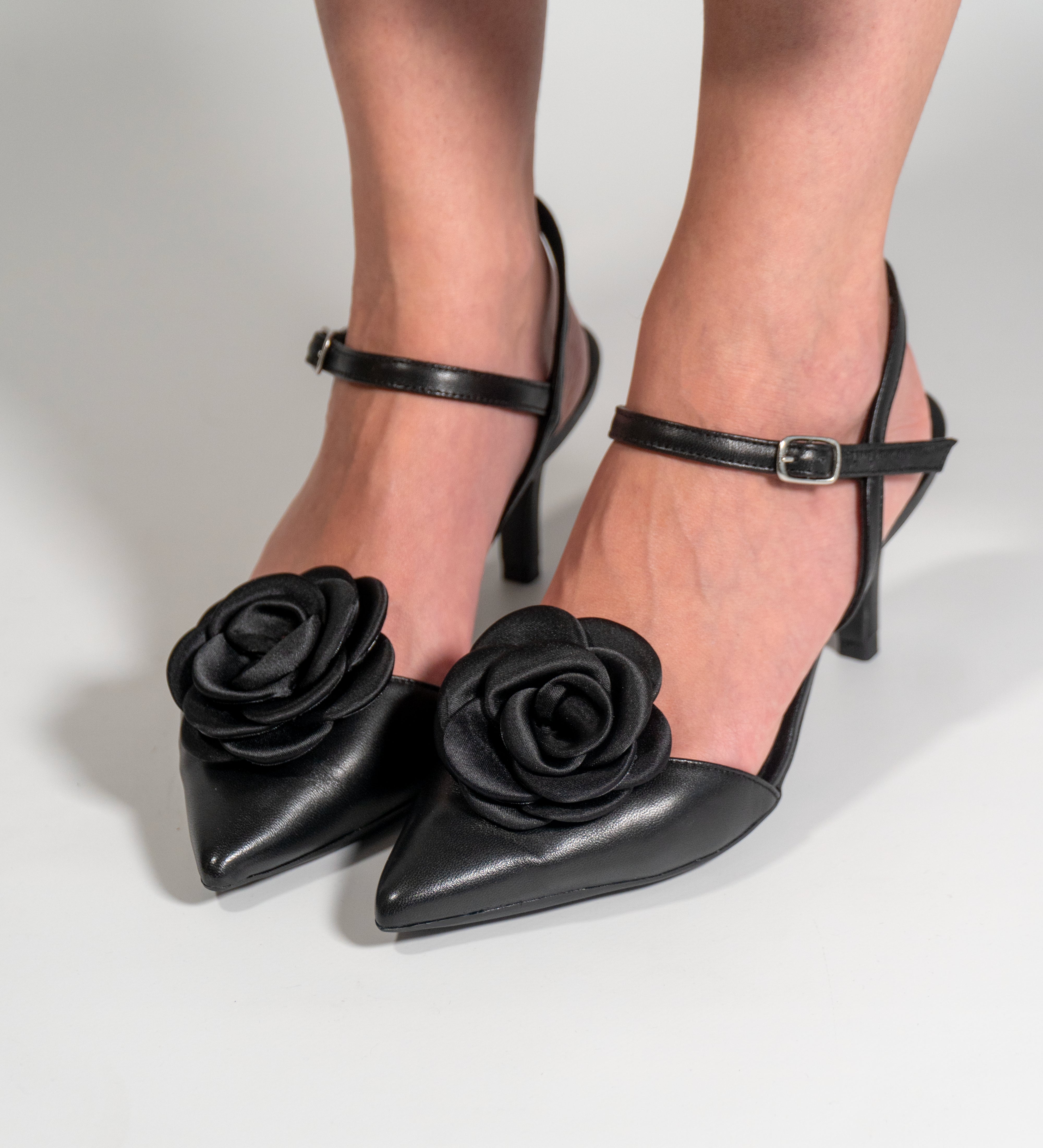 Niche Black Flower Clip