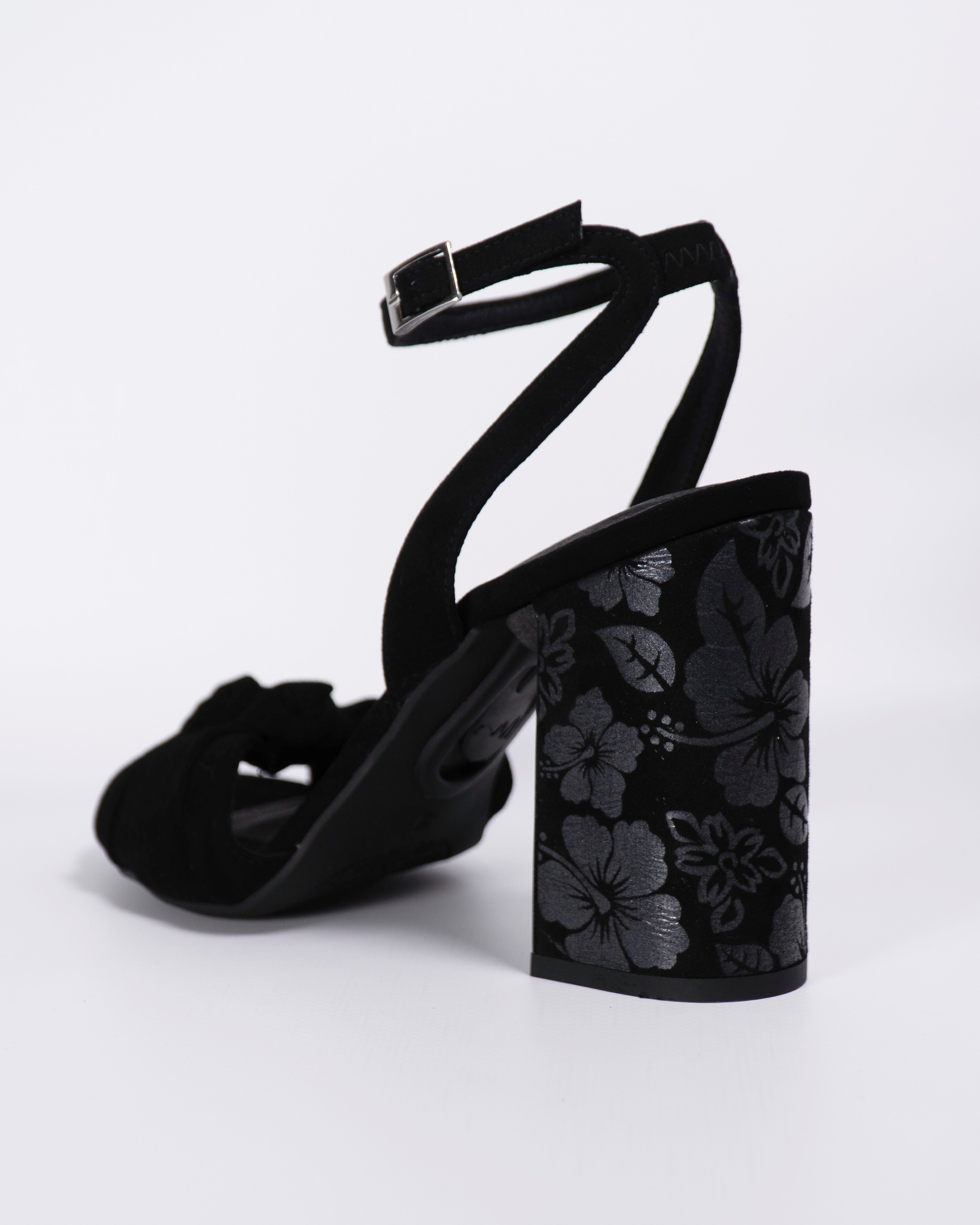 Tacón Flores Negras