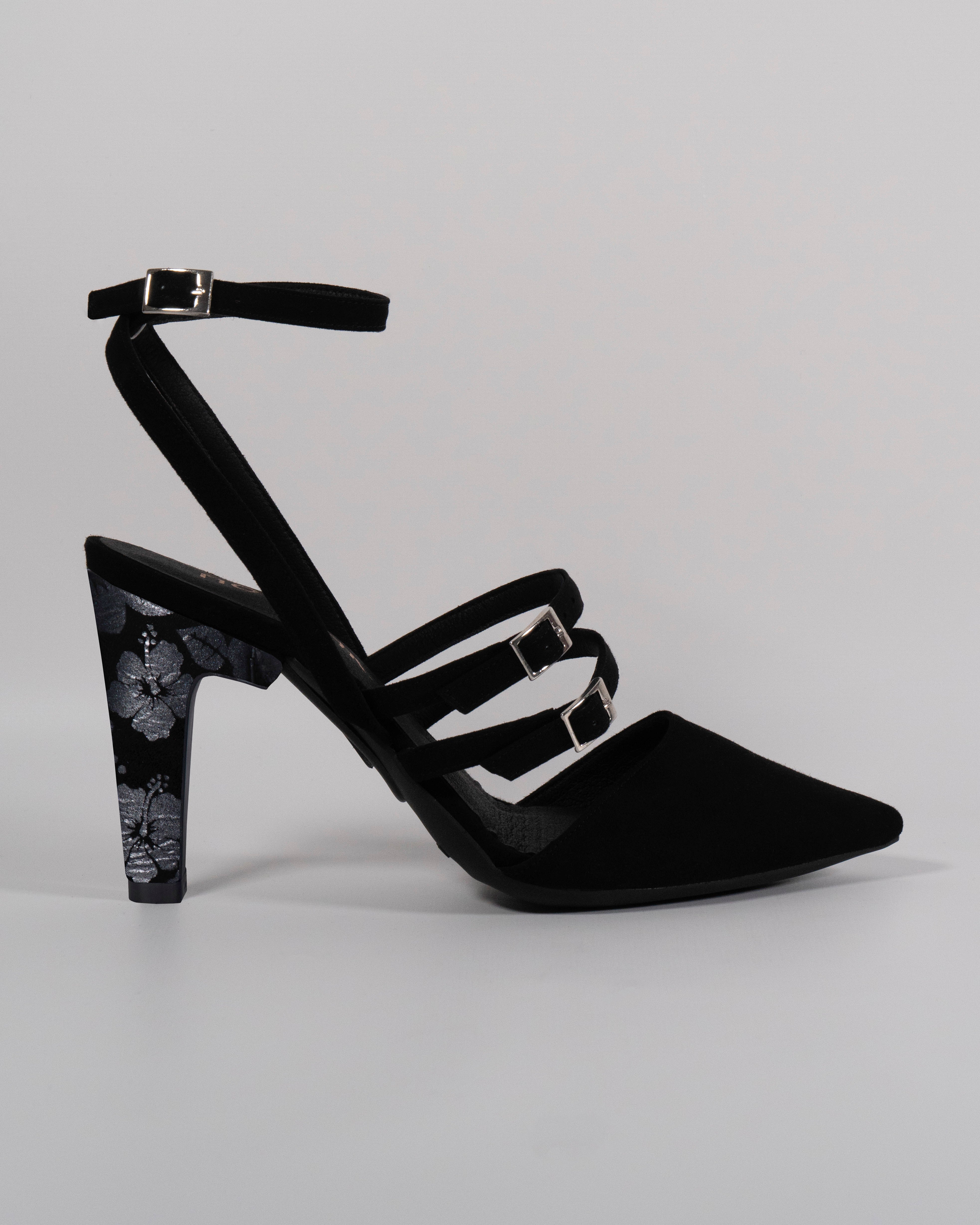 Pump Singapore with black flower heels