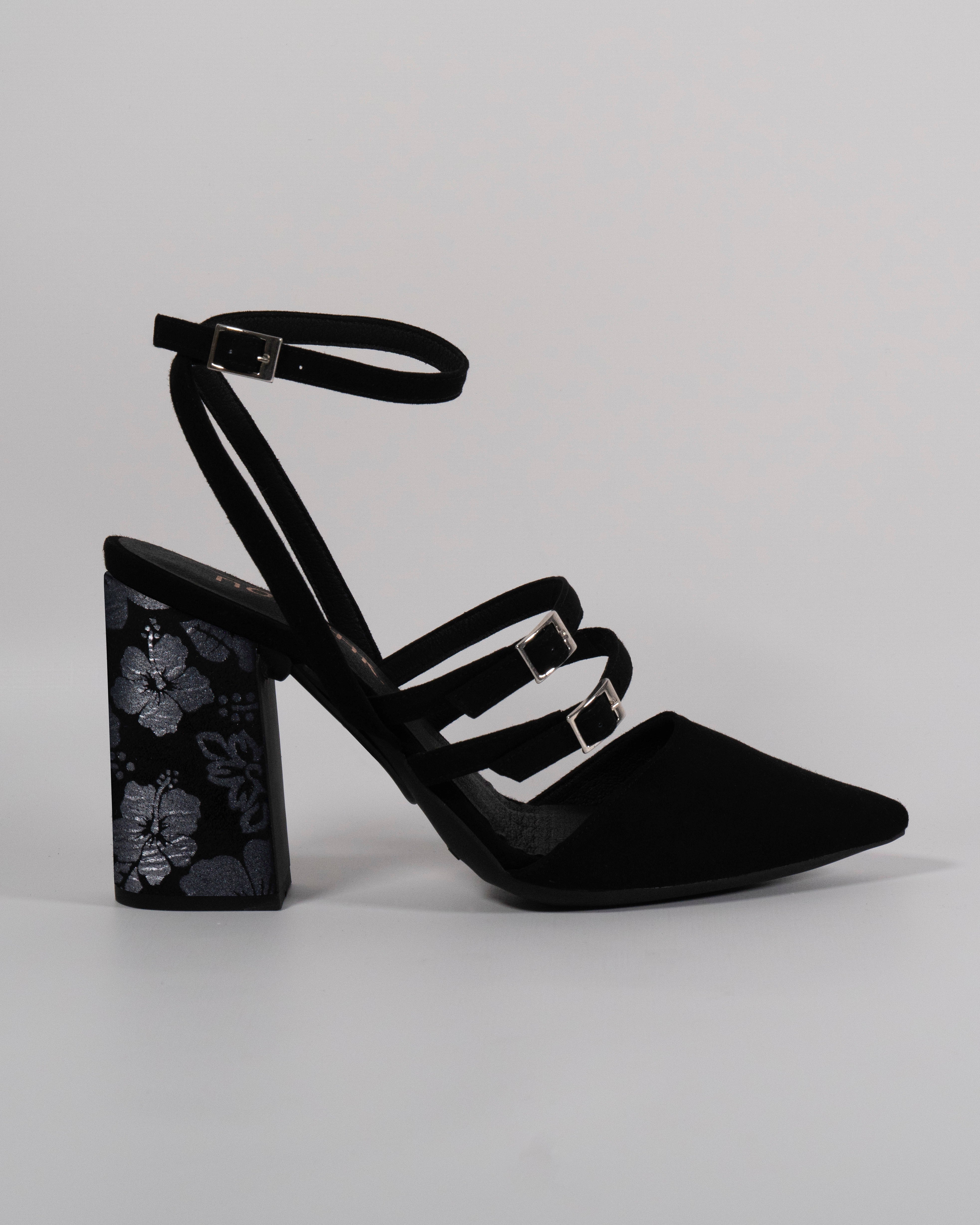 Pump Singapore with black flower heels