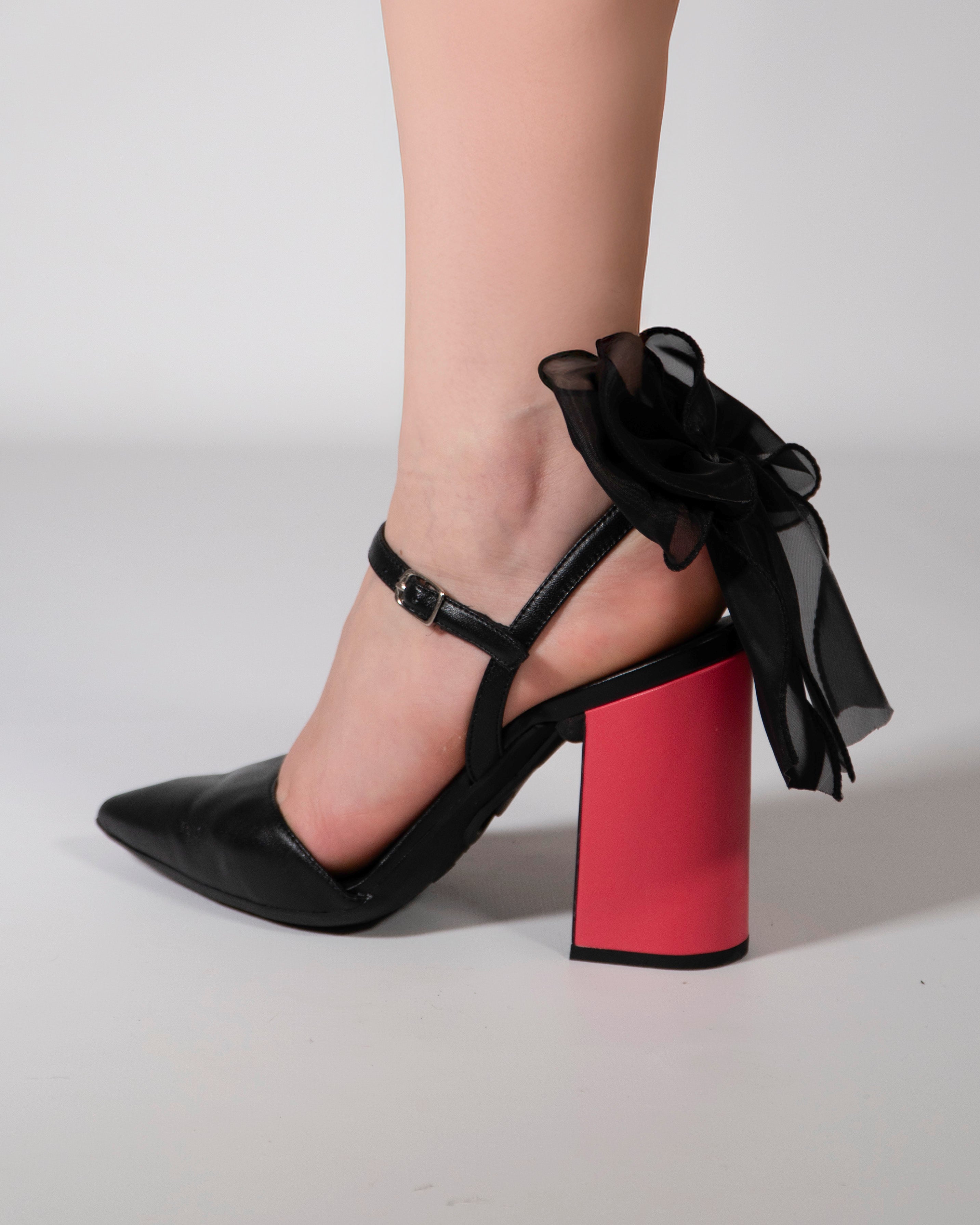 London Negro con tacón Coral